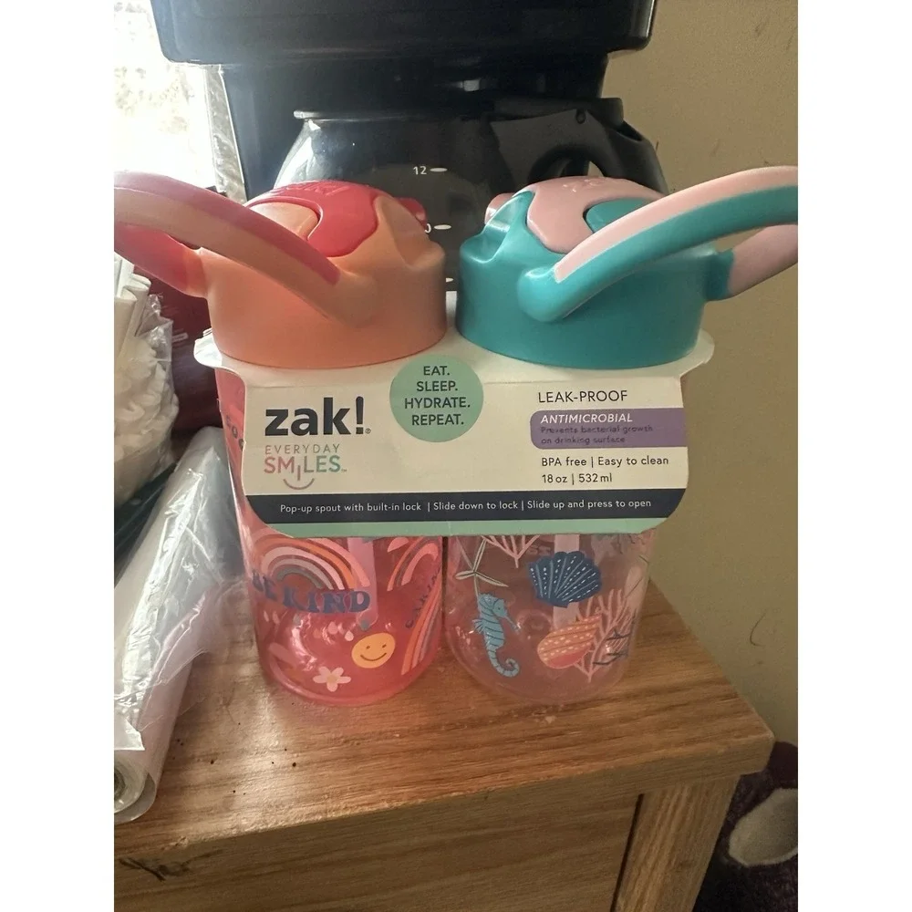 Zak‎ Smiles Kids Sippy Cups  2 Pak  New  Rubber Straw Top Leak Proof